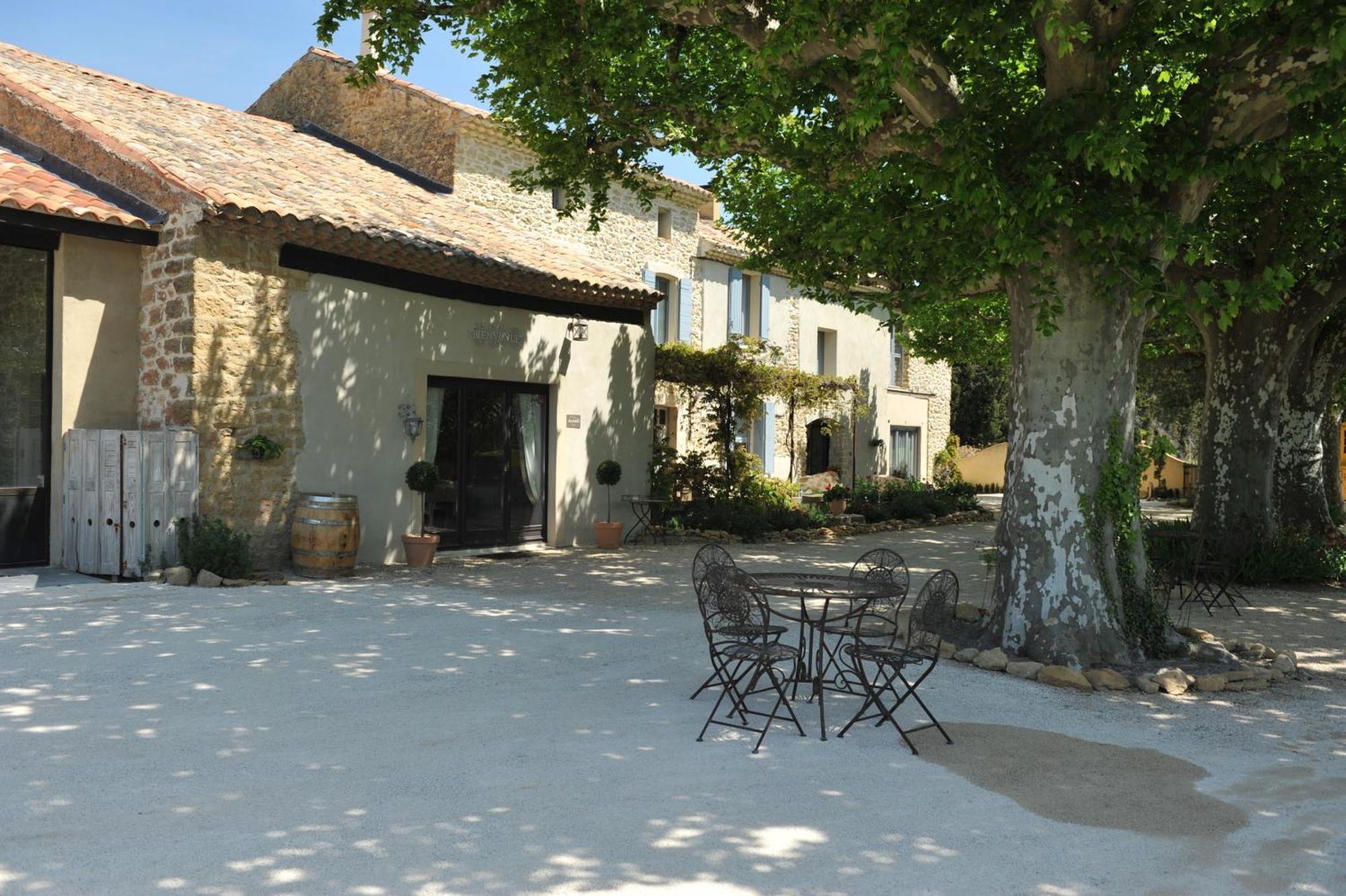 Le Mas Terre Des Anges Sarrians Exterior photo