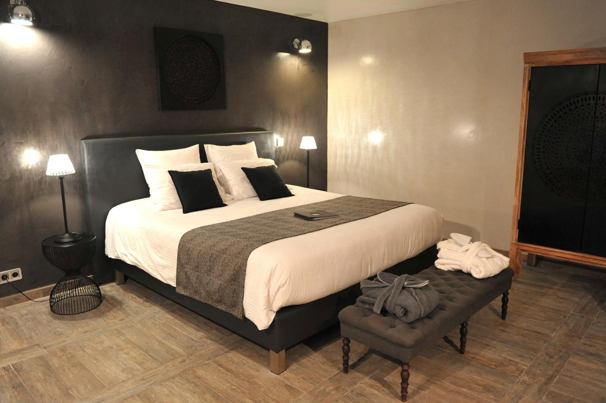 Le Mas Terre Des Anges Sarrians Room photo