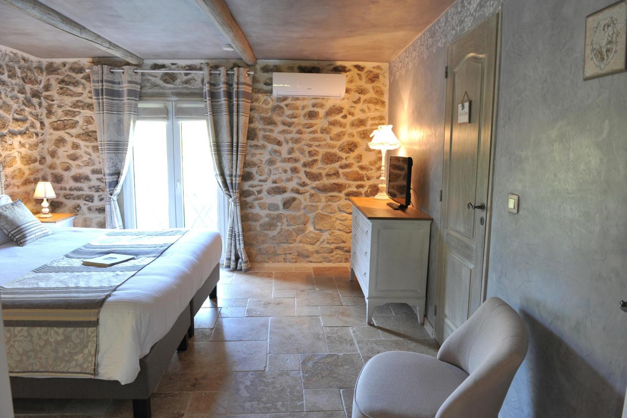 Le Mas Terre Des Anges Sarrians Room photo